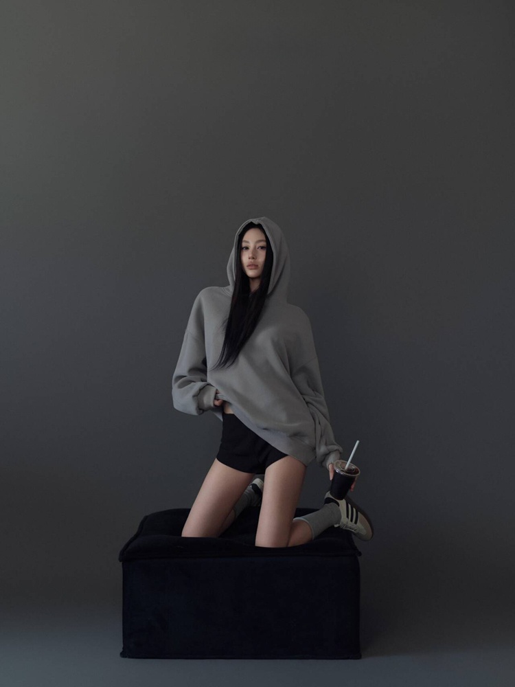 Gray Mood Portrait Theme Photo – Ethnic Fashion Studio recenzja i cena